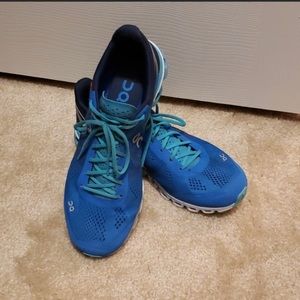ON running shoes Cloud Size 10